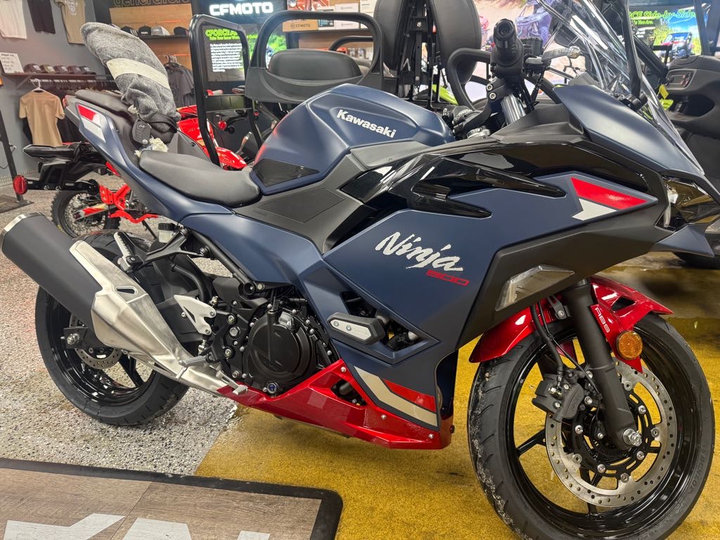 2026 Kawasaki Ninja® 500 SE ABS