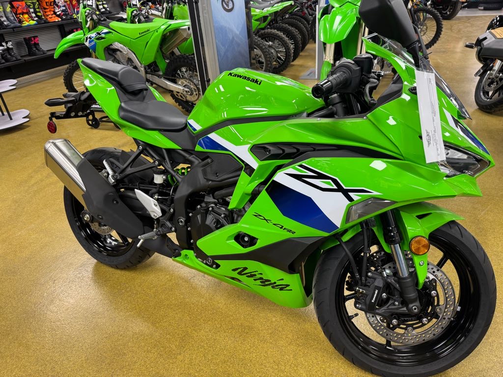 2026 Kawasaki Ninja® ZX™-4RR ABS/ KRT EDITION