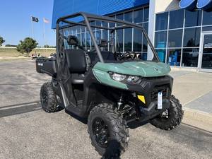 2026 Can-Am 8BTF DEFENDER