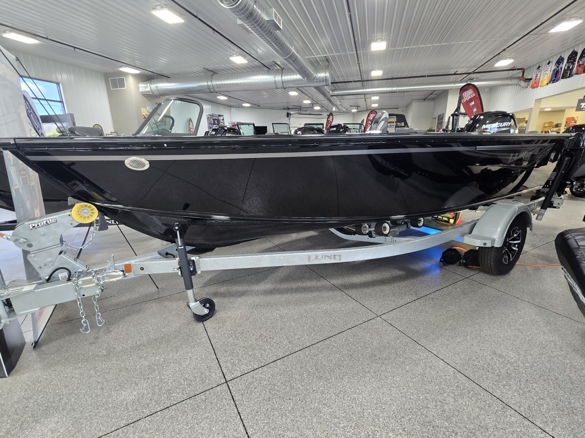 2026 LUND 1800 EXPLORER TILLER