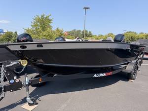 2026 Alumacraft Competitor 185X Side Console