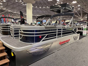 2025 Bennington S Fishing 22 SS Pontoon