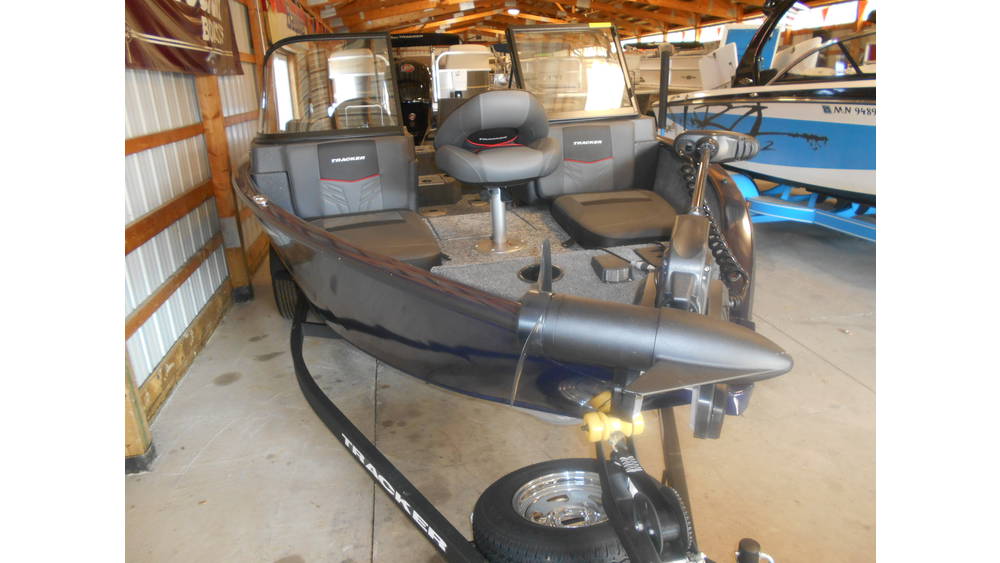 2026 Tracker Boats Pro Guide V-175 Combo