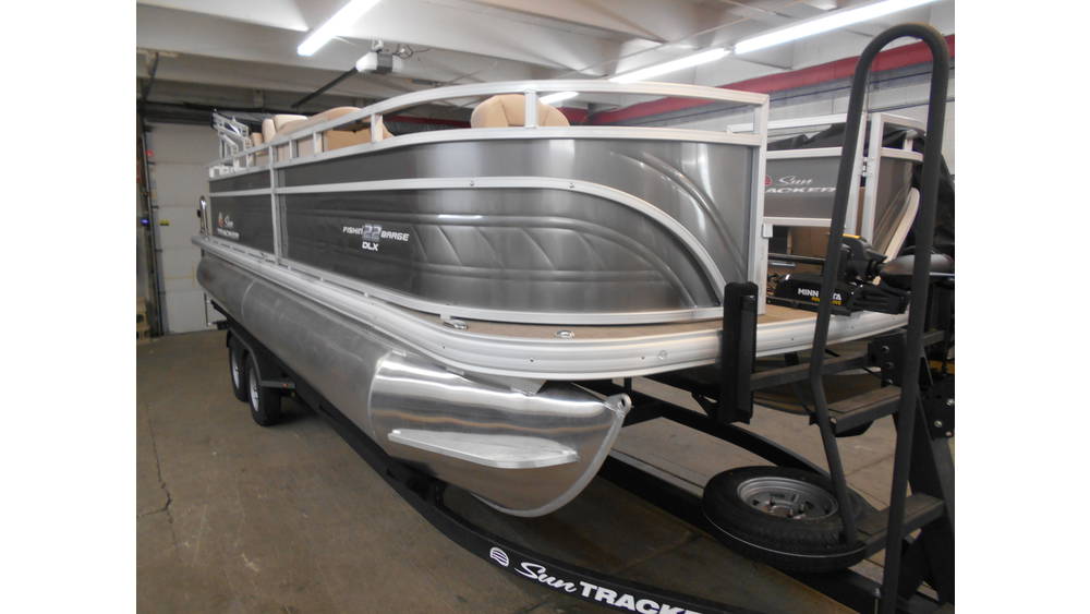 2025 Sun Tracker Fishin' Barge 22 DLX