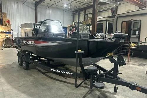 2026 Tracker Targa V-18 Combo