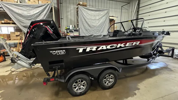2026 Tracker Targa V-19 Combo