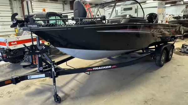 2024 Tracker Targa V-18 Combo