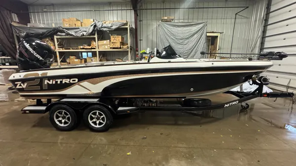 2014 Nitro ZV21