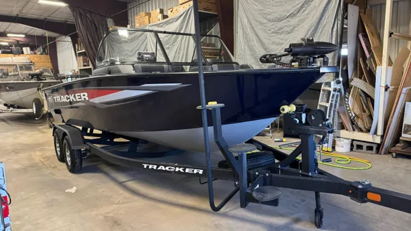 2025 Tracker Targa V-18 WT