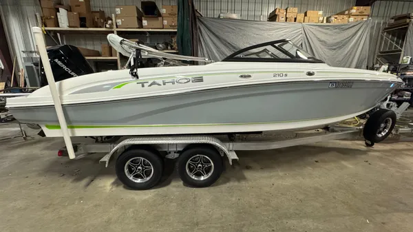 2024 Tahoe 210 S