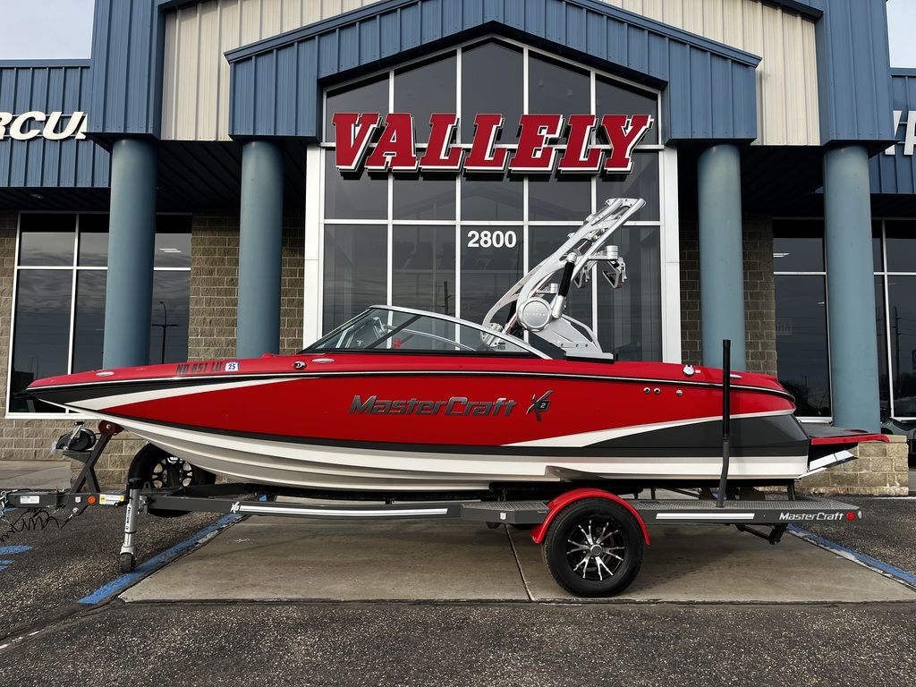 2016 MasterCraft X2 Surf/Conv PKG