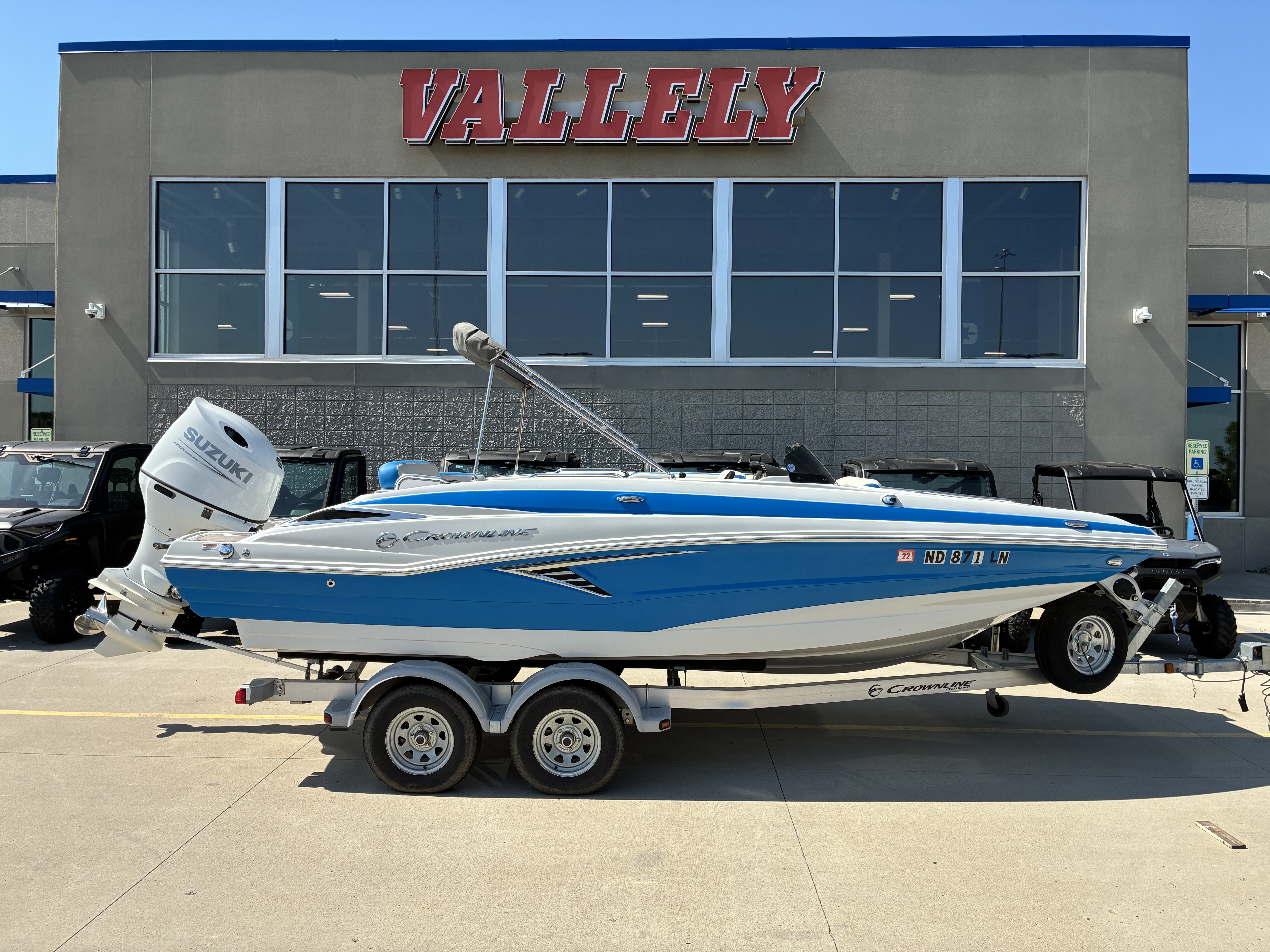 CROWNLINE E 205XS